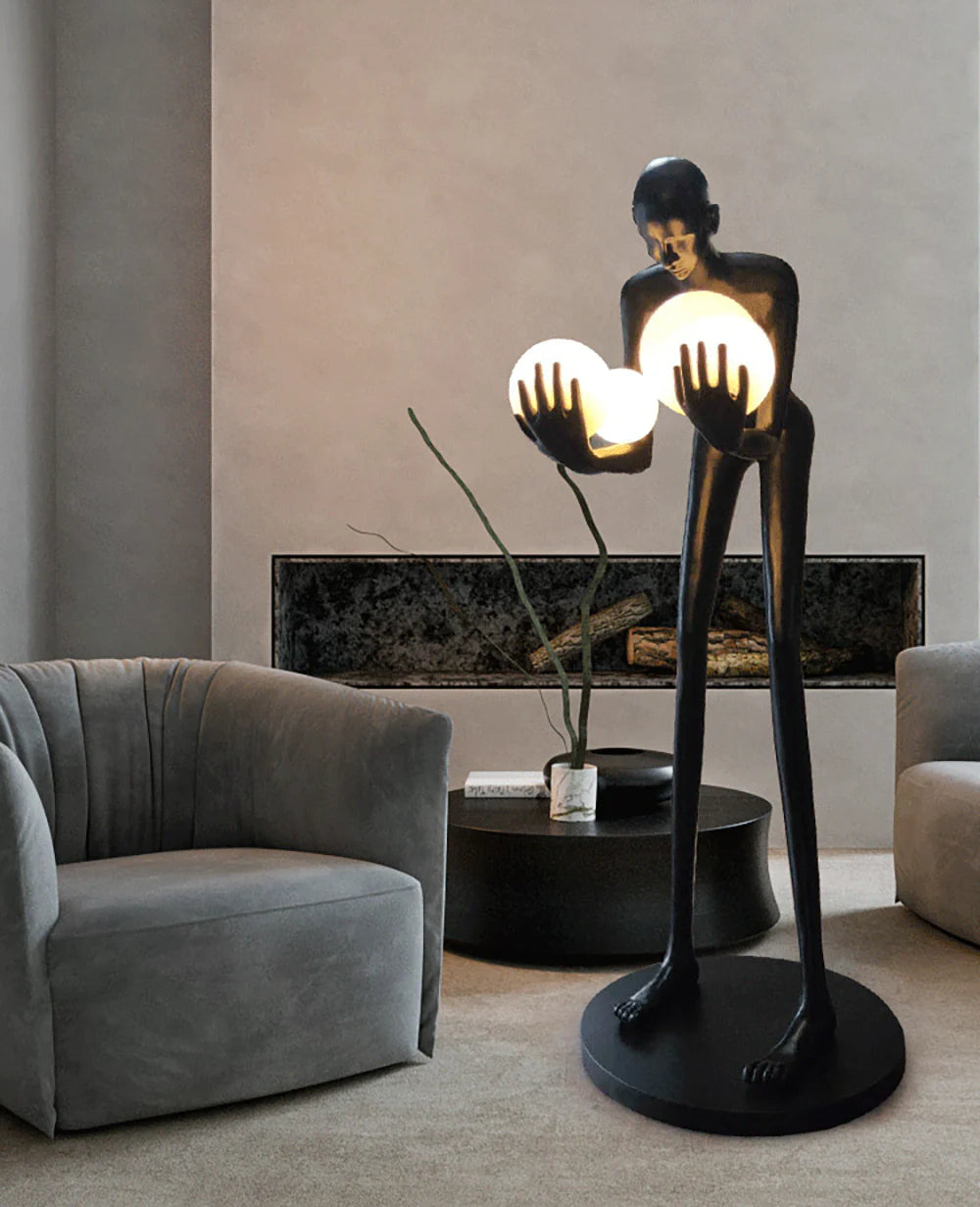 Lámpara de pie de escultura Figura Sosteniendo Bola