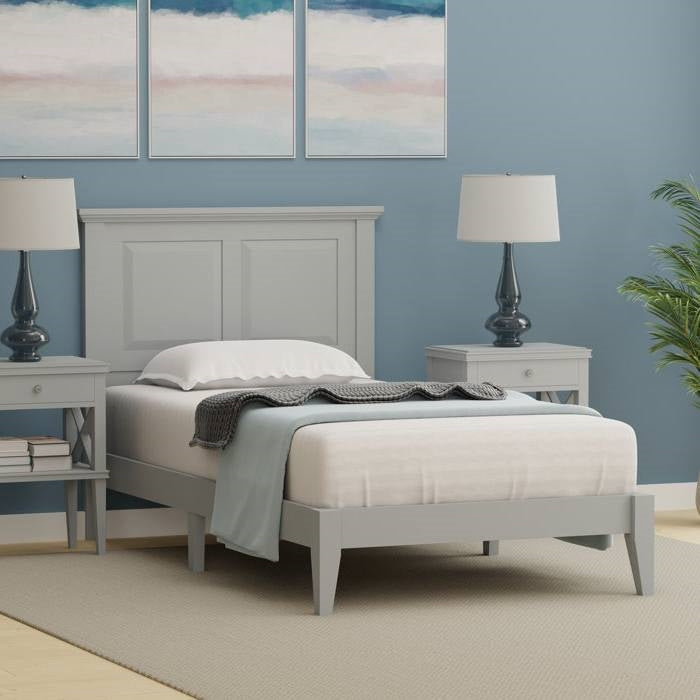 Base de cama de plataforma doble de madera maciza de roble tradicional con cabecero en gris