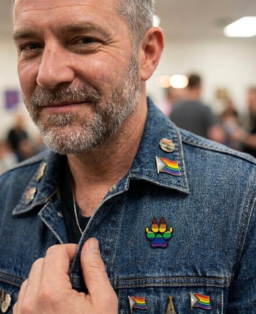 Pin Esmaltado de la Bandera Arcoíris del Orgullo LGBTQ+ – Muchos Estilos Fabulosos
