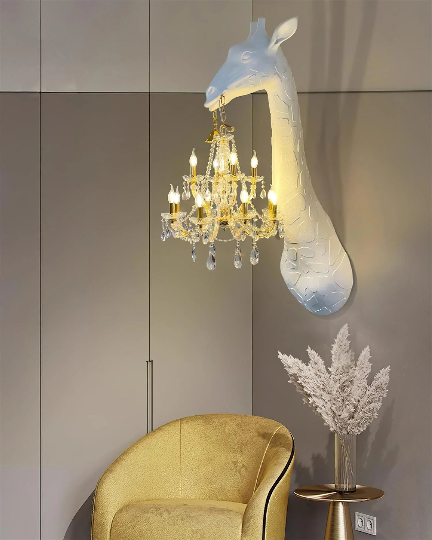 Lámpara de pared con escultura de jirafa