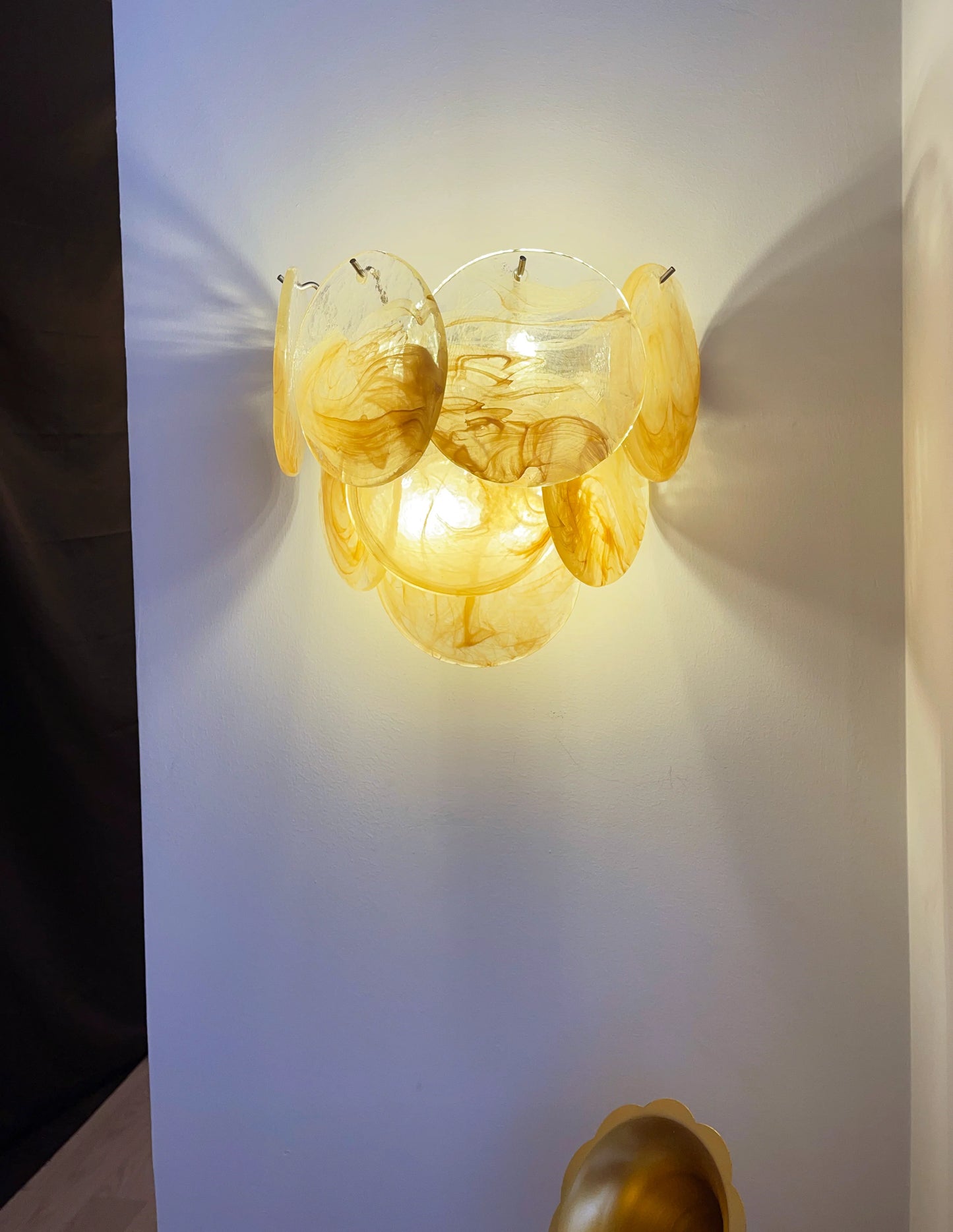 Lámpara de pared de cristal de Murano vintage dorada