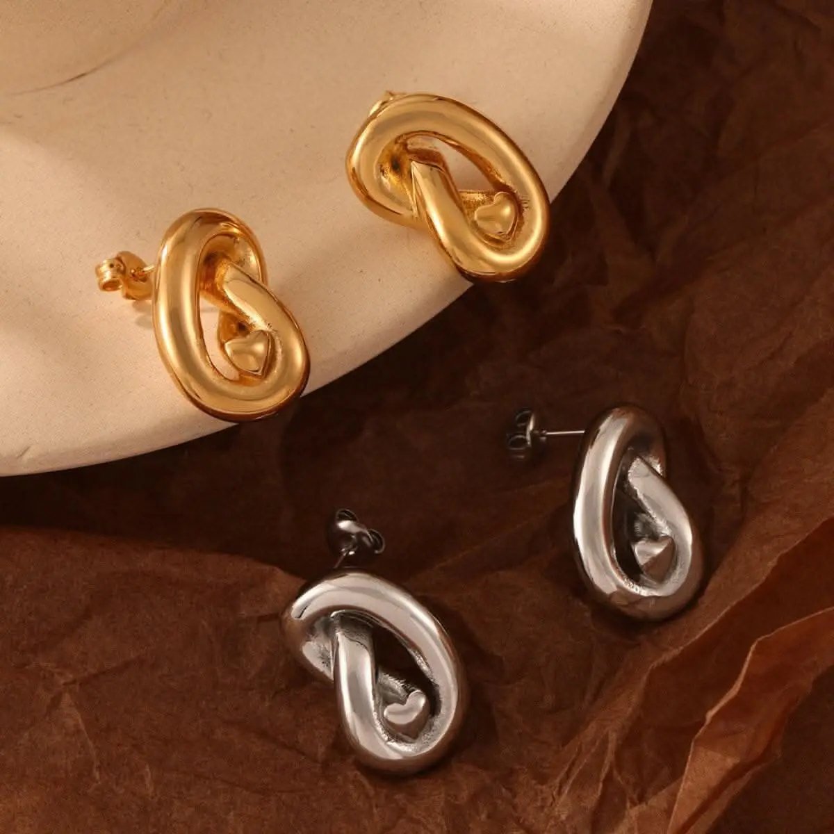 T-Shirts Trendsi Gold-plated titanium knot studs