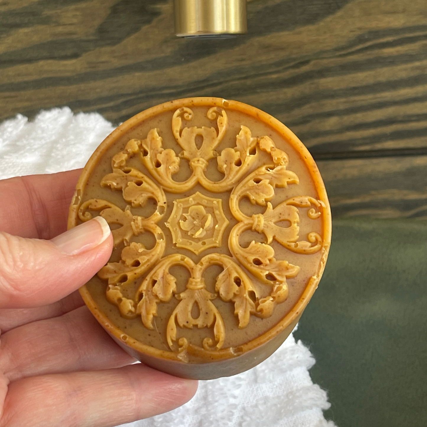 Jabón Facial con Infusión de Cúrcuma Golden Ritual
