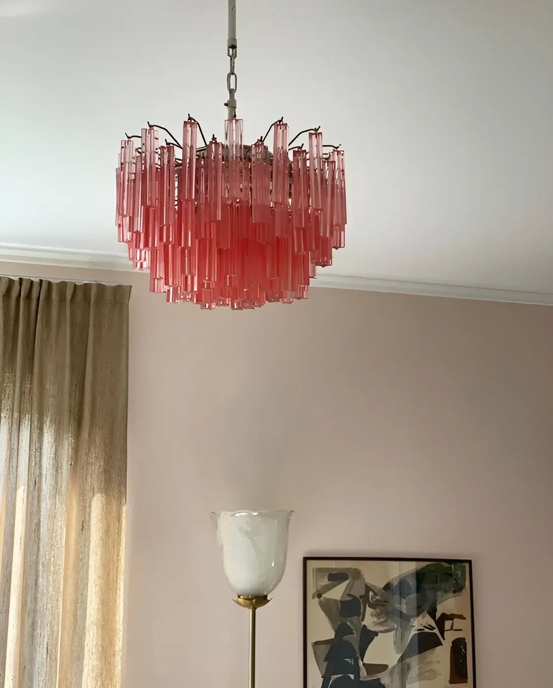 Hermosa lámpara de araña rosa con prismas Quadriedri de Murano