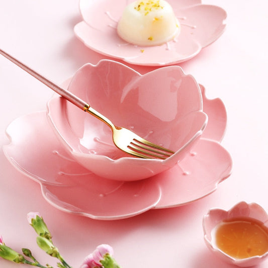 Platos con flor de cerezo