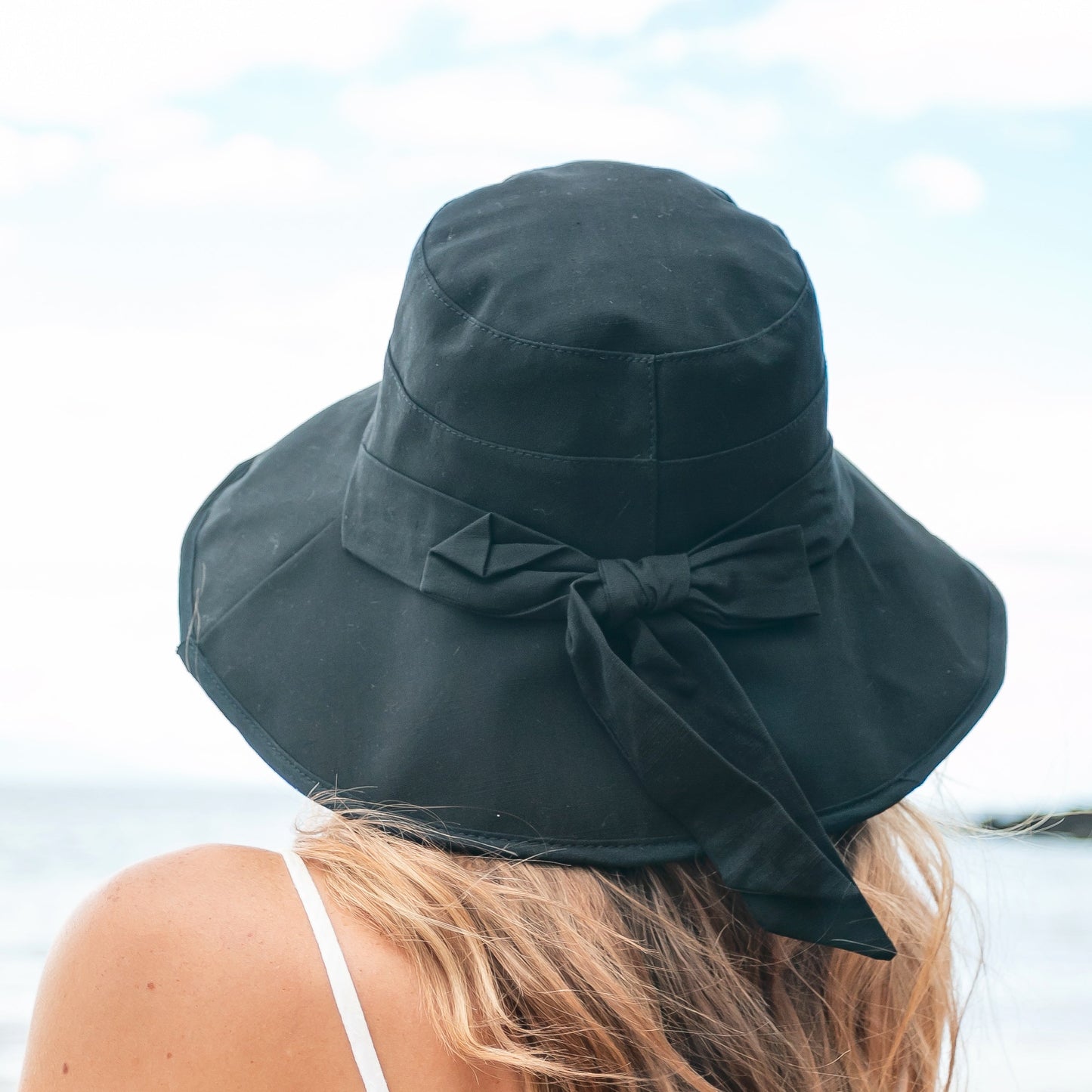 Sombreros cargo con lazo decorativo