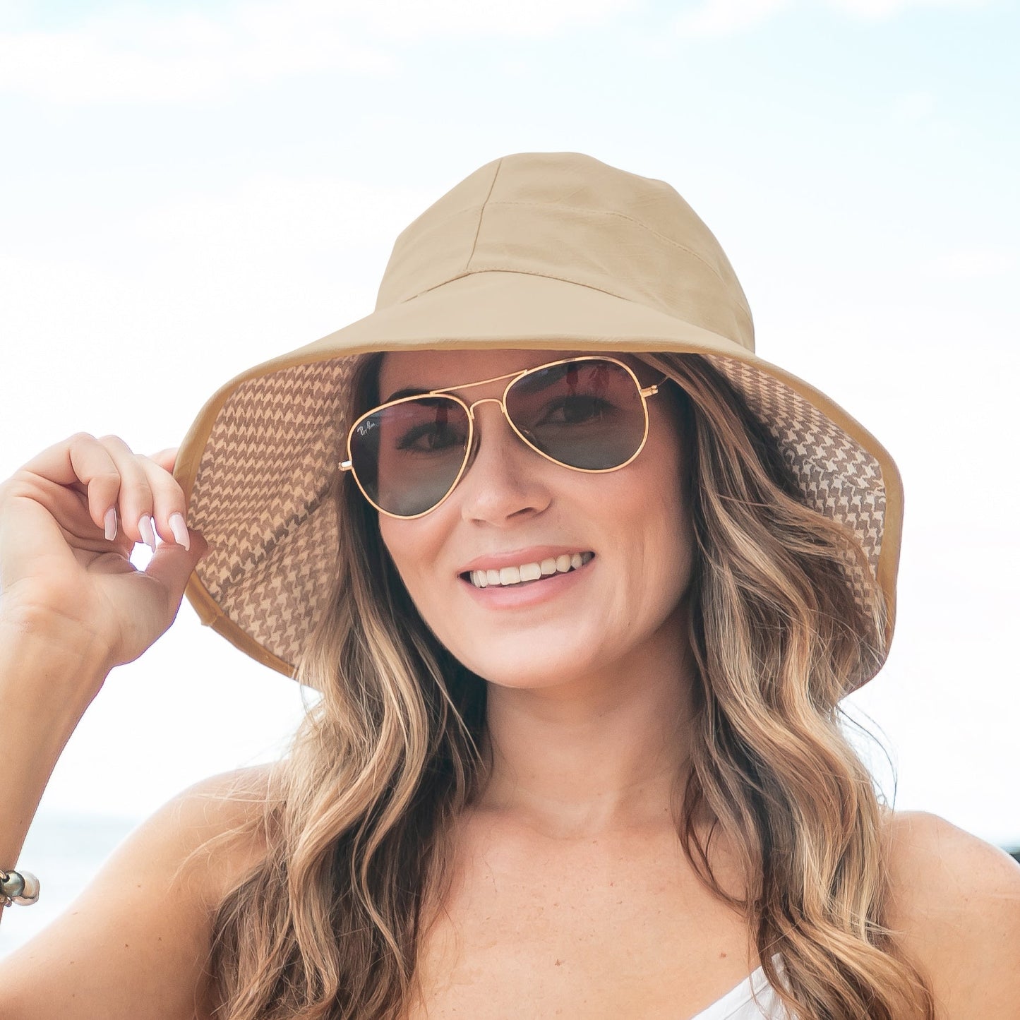 Sombreros cargo con lazo decorativo