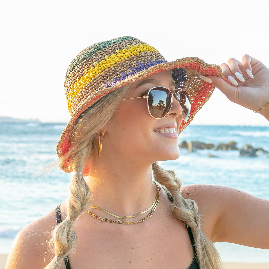 Sombrero de pescador de paja tejido arcoíris