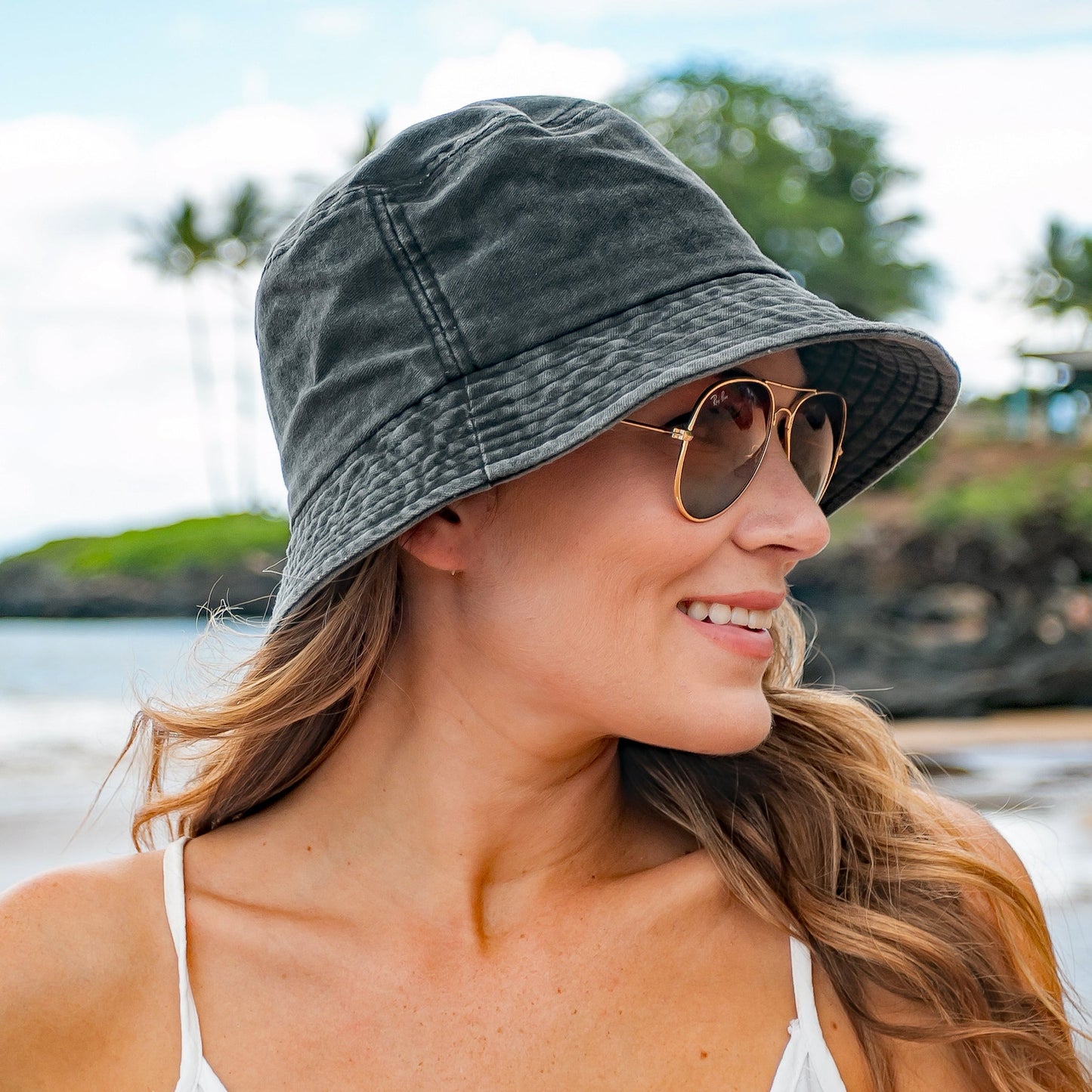 Sombreros de pescador desgastados
