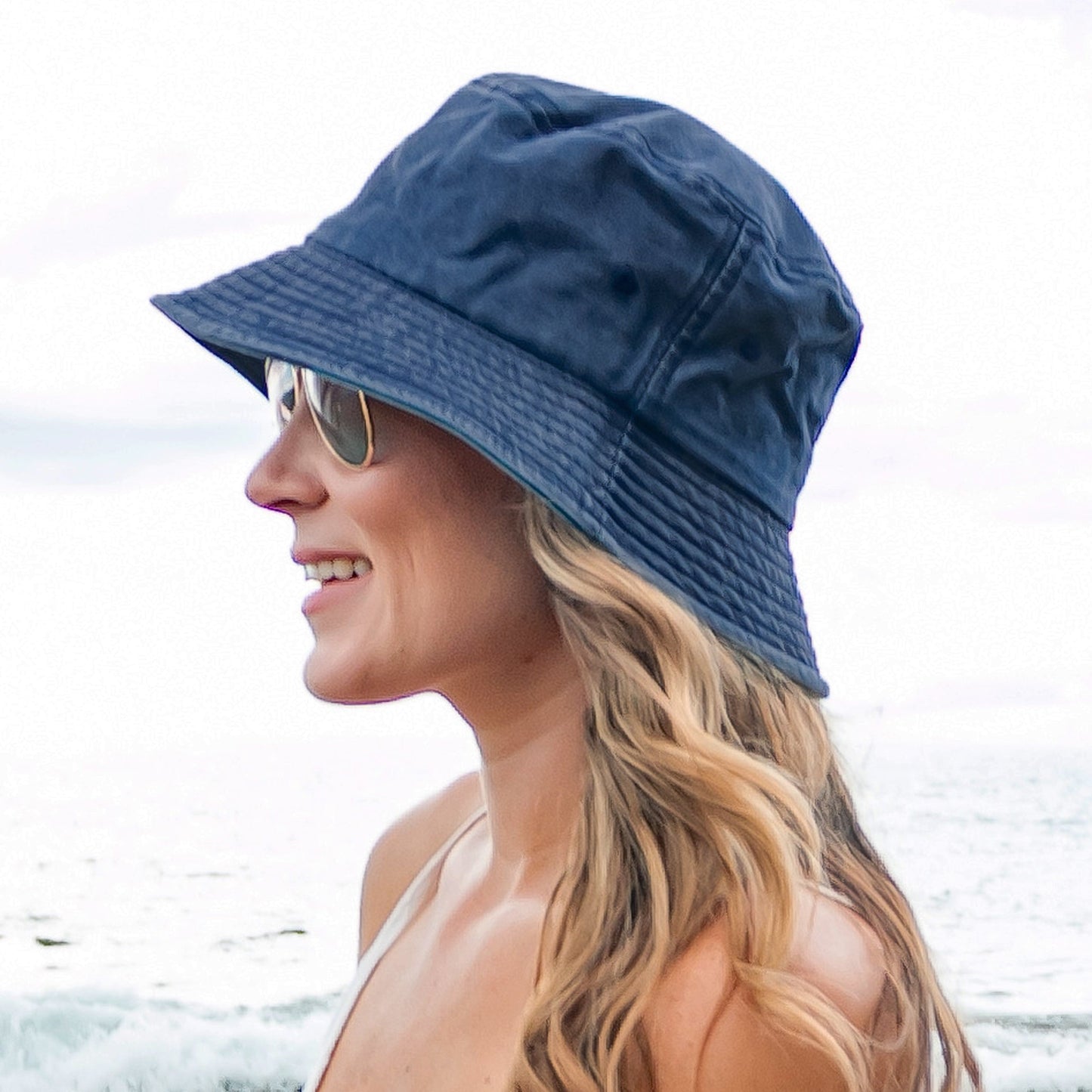 Sombreros de pescador desgastados