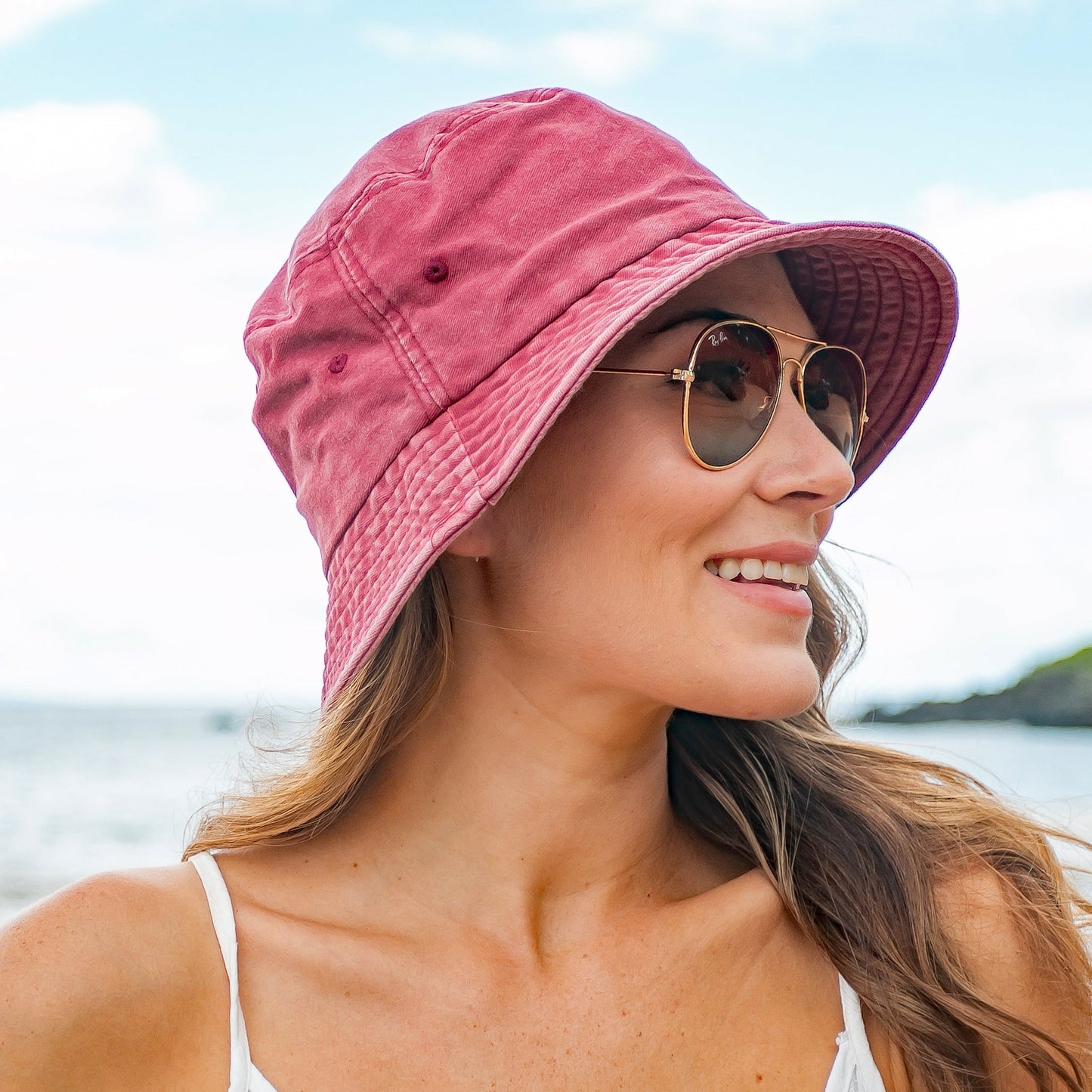 Sombreros de pescador desgastados
