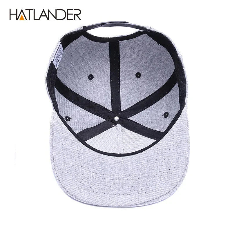 Gorra snapback bordada con bandera elevada