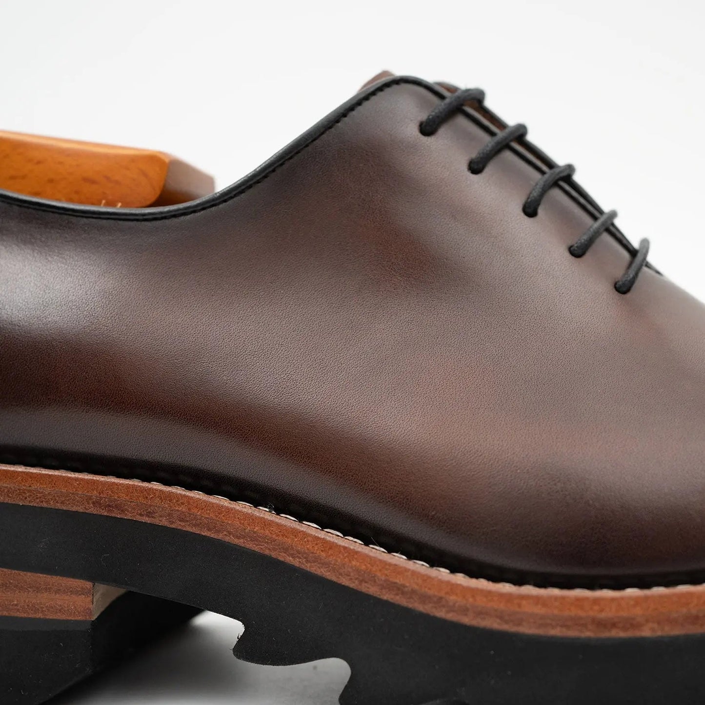 Handcrafted calfskin Oxford shoes Coffee
