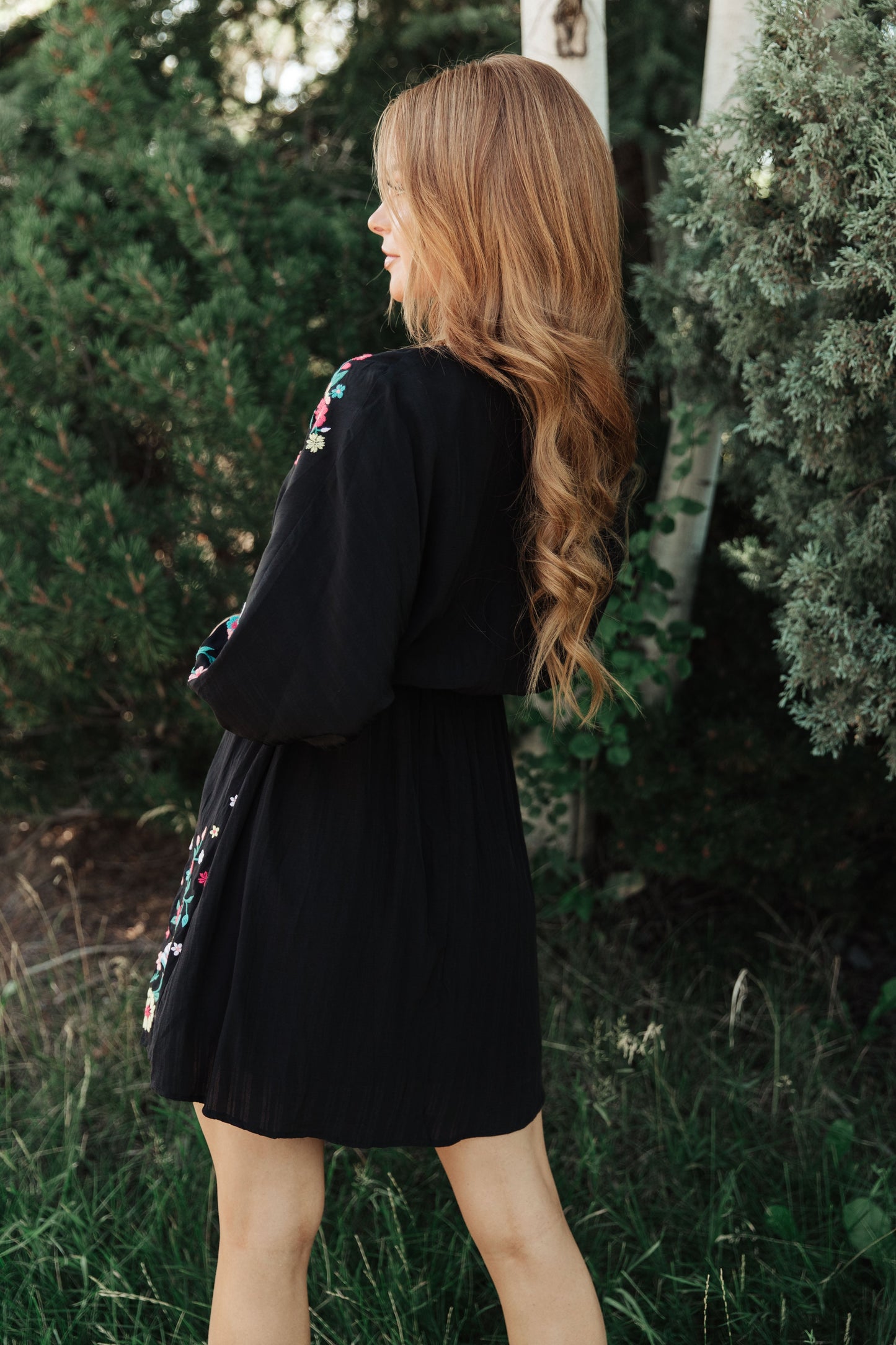Vestido bordado floral "Feliz de verte"