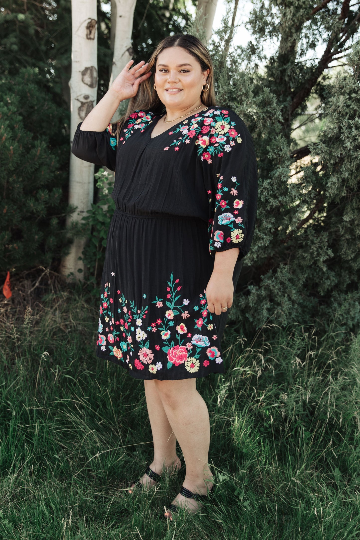 Vestido bordado floral "Feliz de verte"