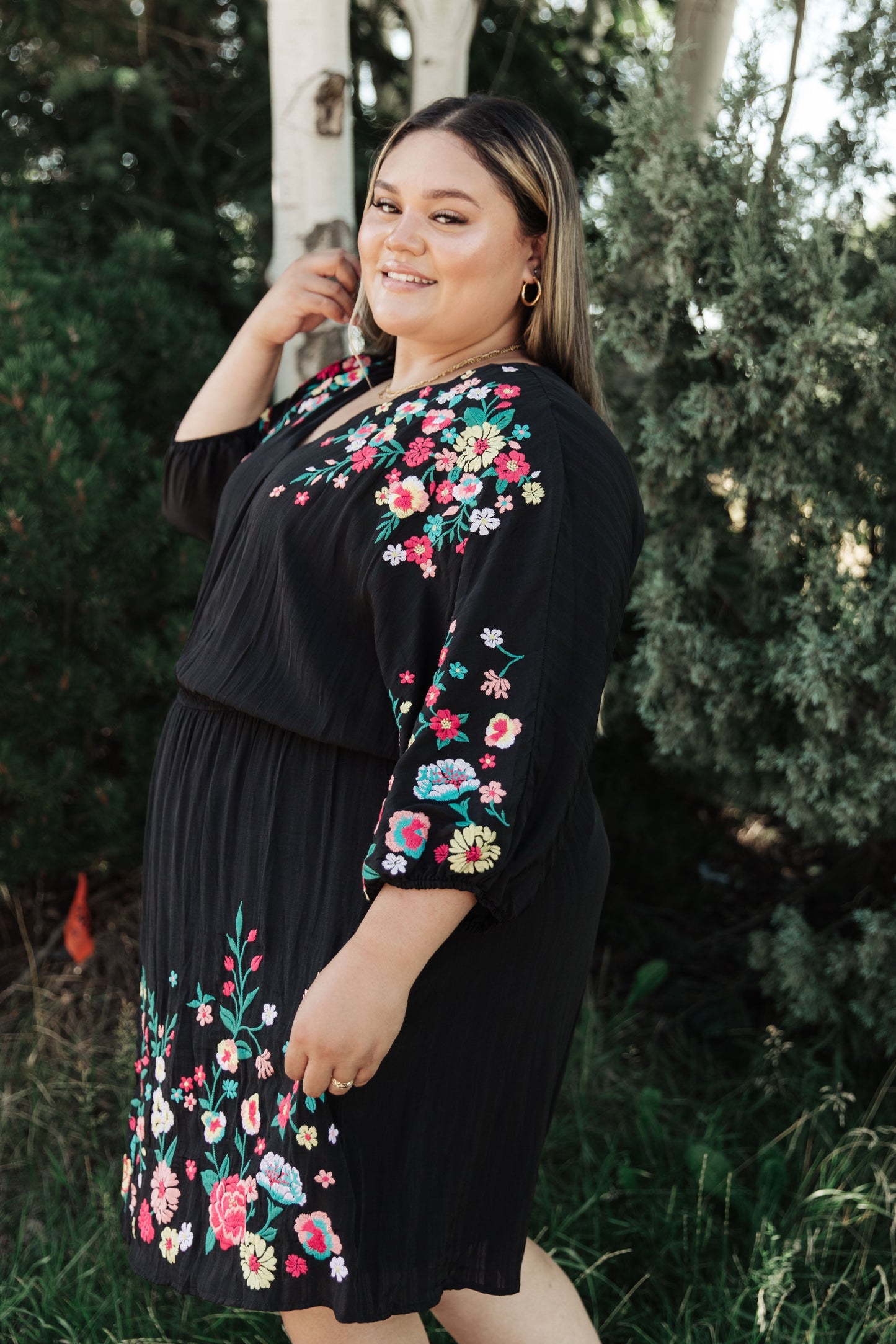 Vestido bordado floral "Feliz de verte"