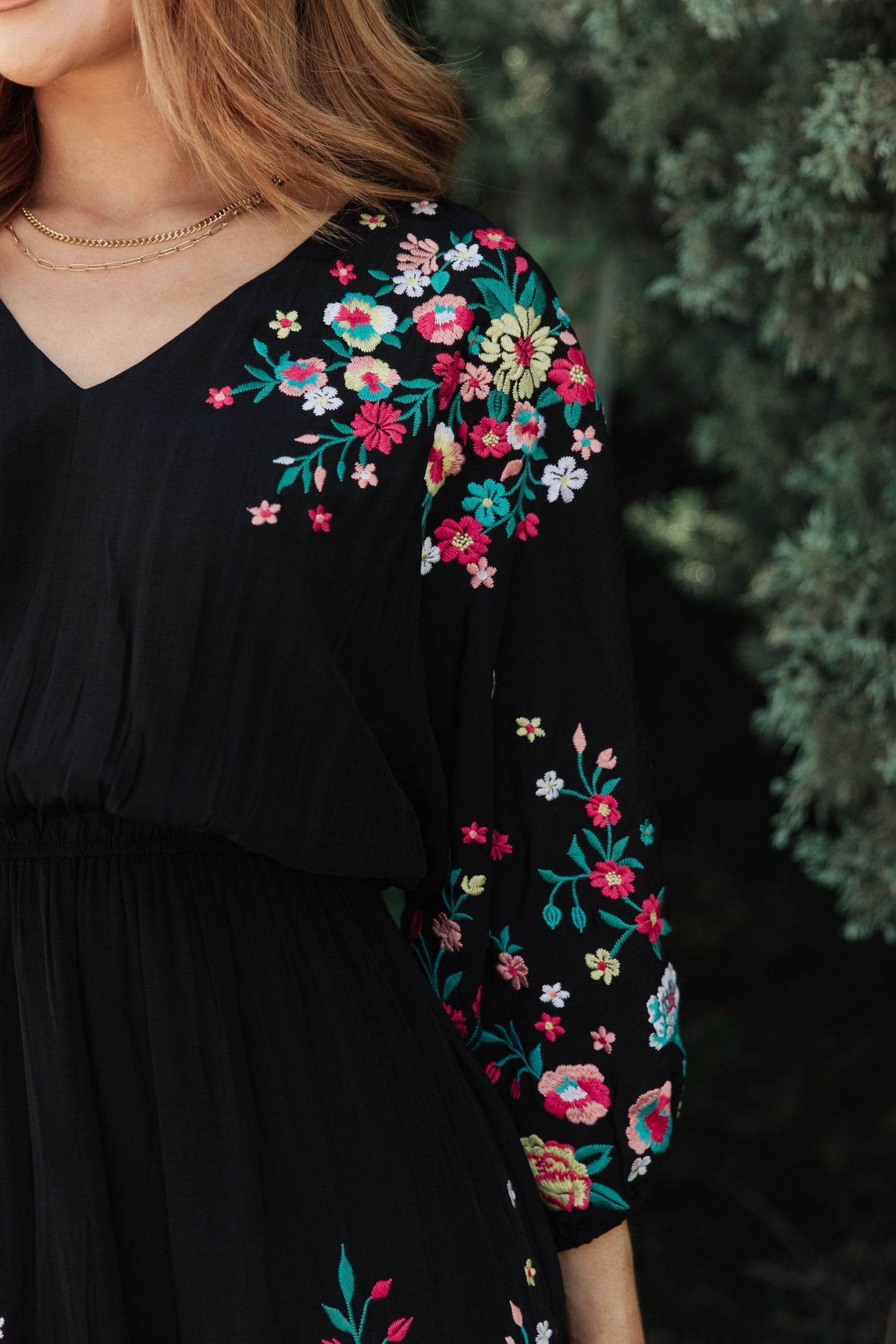 Vestido bordado floral "Feliz de verte"