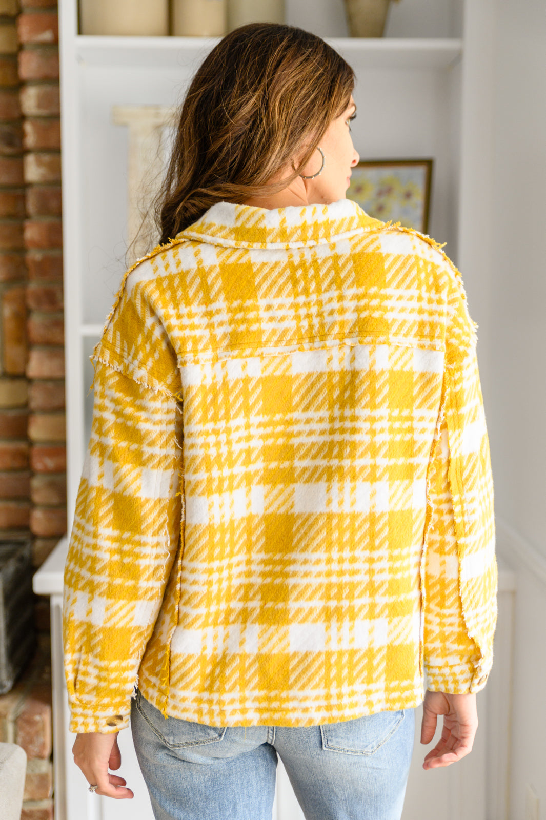 Sobrecamisa difícil de ignorar en color mostaza