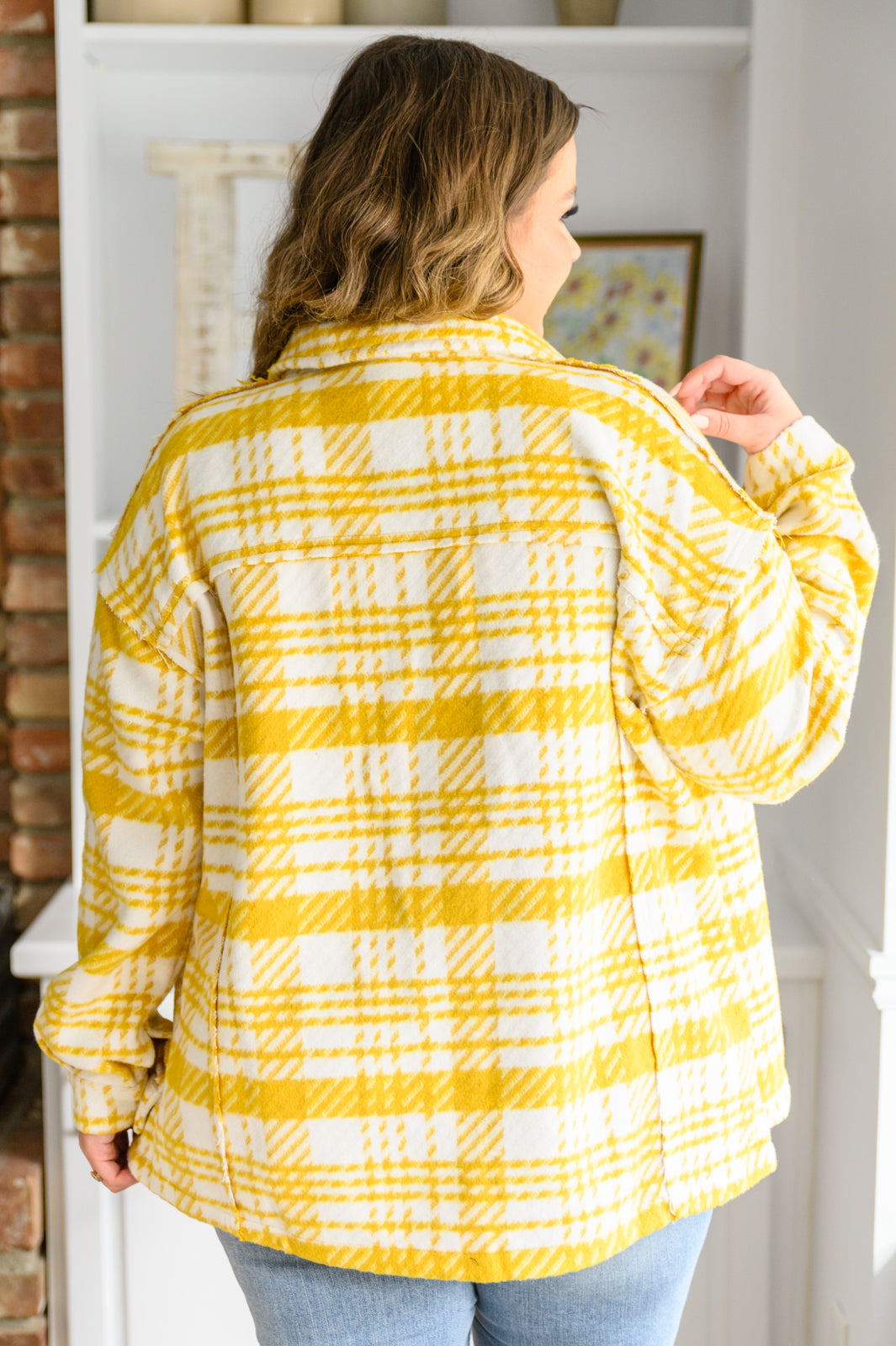 Sobrecamisa difícil de ignorar en color mostaza
