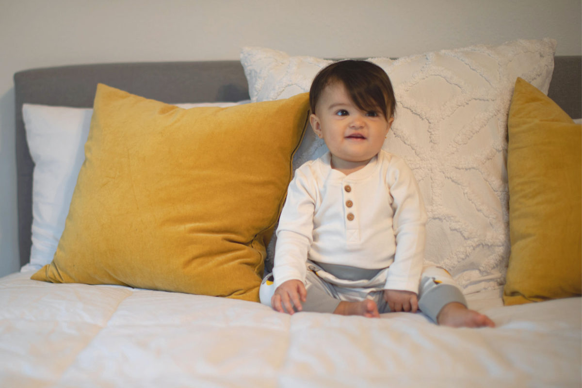 Body de manga larga Henley natural + botones de coco