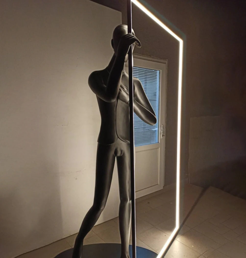 Lámpara de pie Escultura de espejo humano