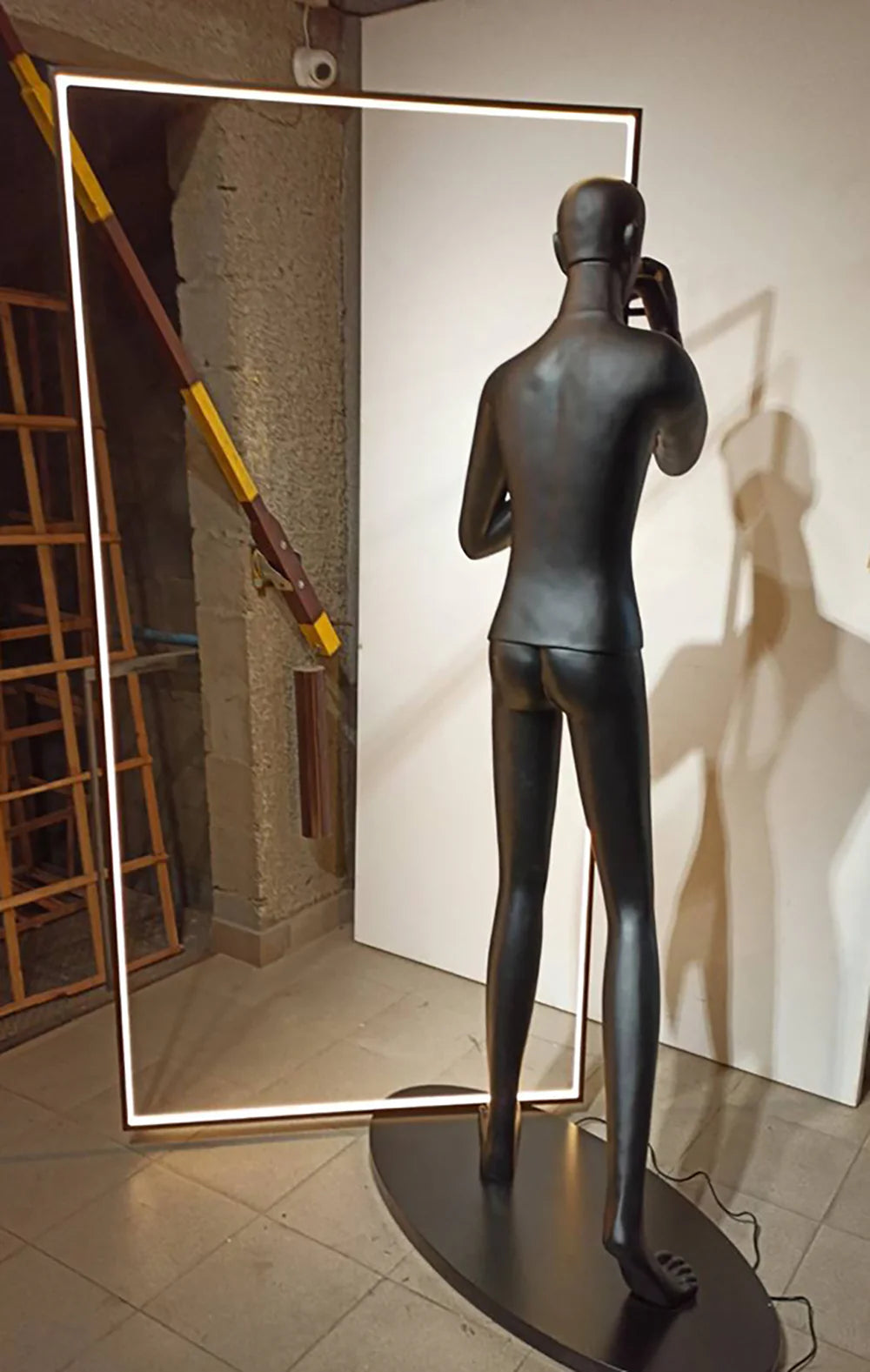 Lámpara de pie Escultura de espejo humano