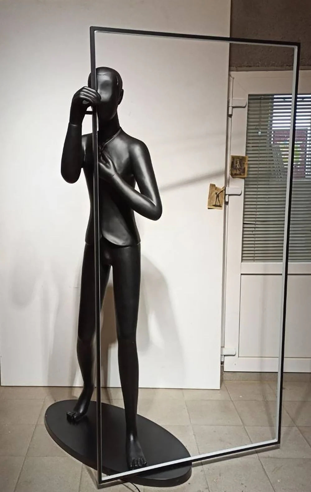 Lámpara de pie Escultura de espejo humano