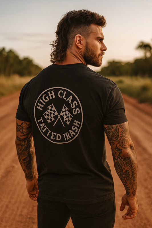 Camiseta de la basura tatuada de clase alta
