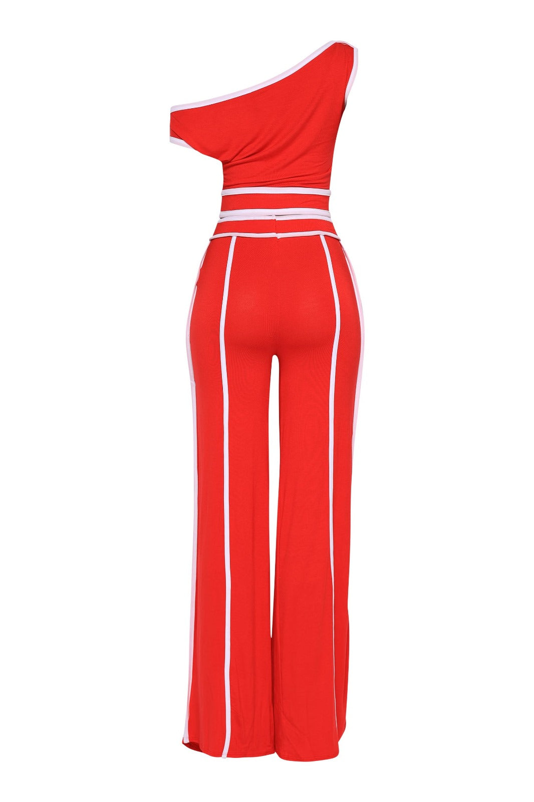 Top de manga corta con hombros descubiertos y pantalones de pierna ancha
