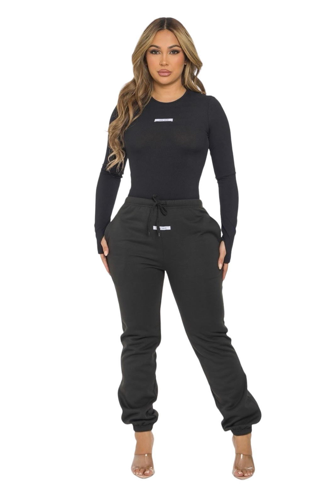 Conjunto de body y pantalón jogger acanalados HECHOS A MANO