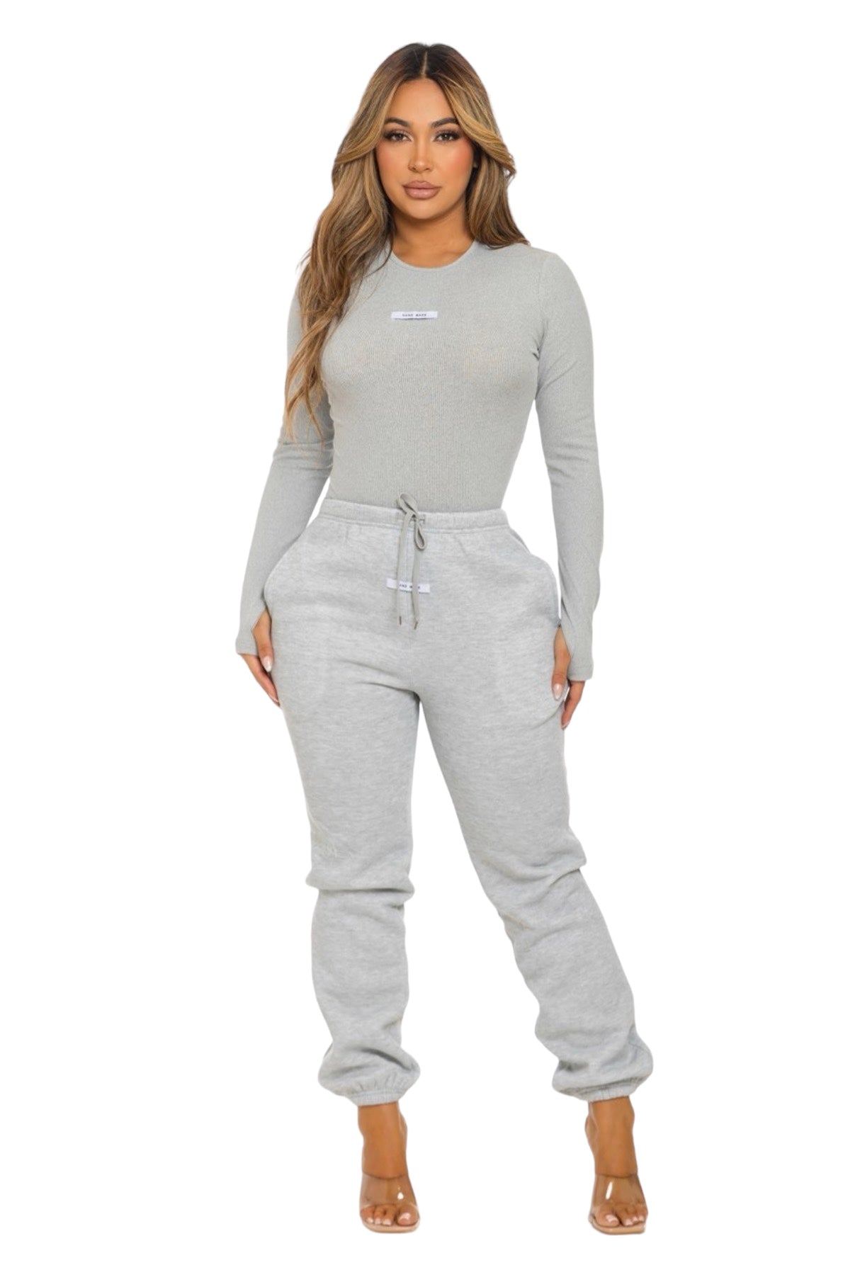 Conjunto de body y pantalón jogger acanalados HECHOS A MANO