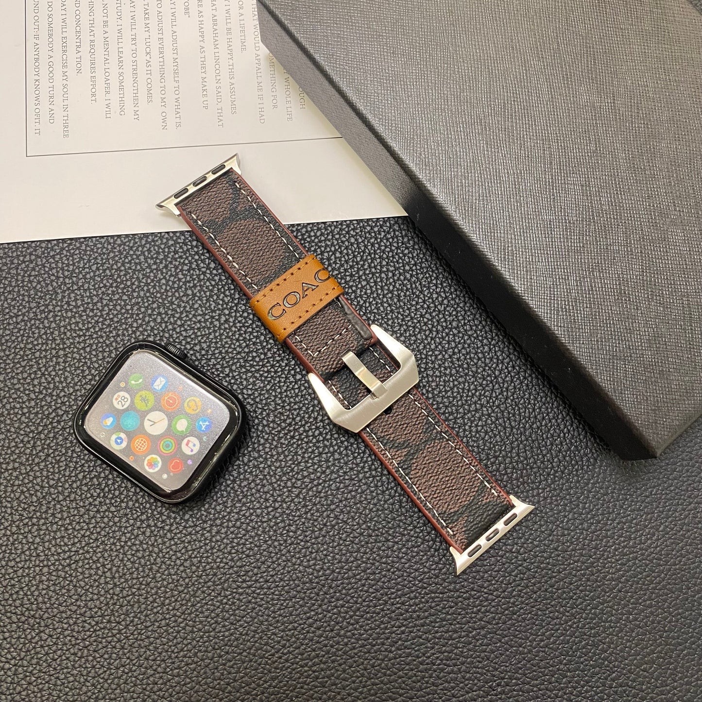 Correa de cuero Coach para Apple Watch marrón oscuro-YHK244221710