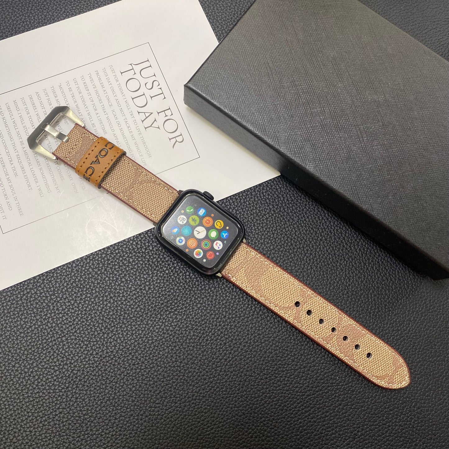 Correa de cuero Coach para Apple Watch marrón claro-YHK244221710