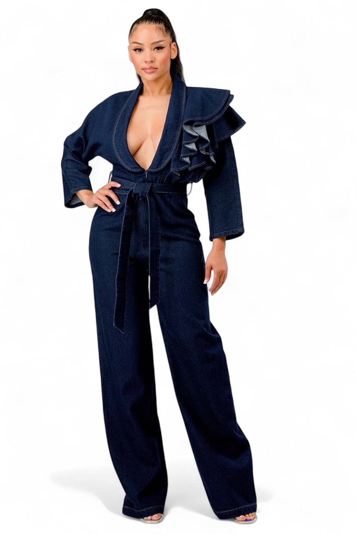 Mono con volantes en los hombros de denim oscuro