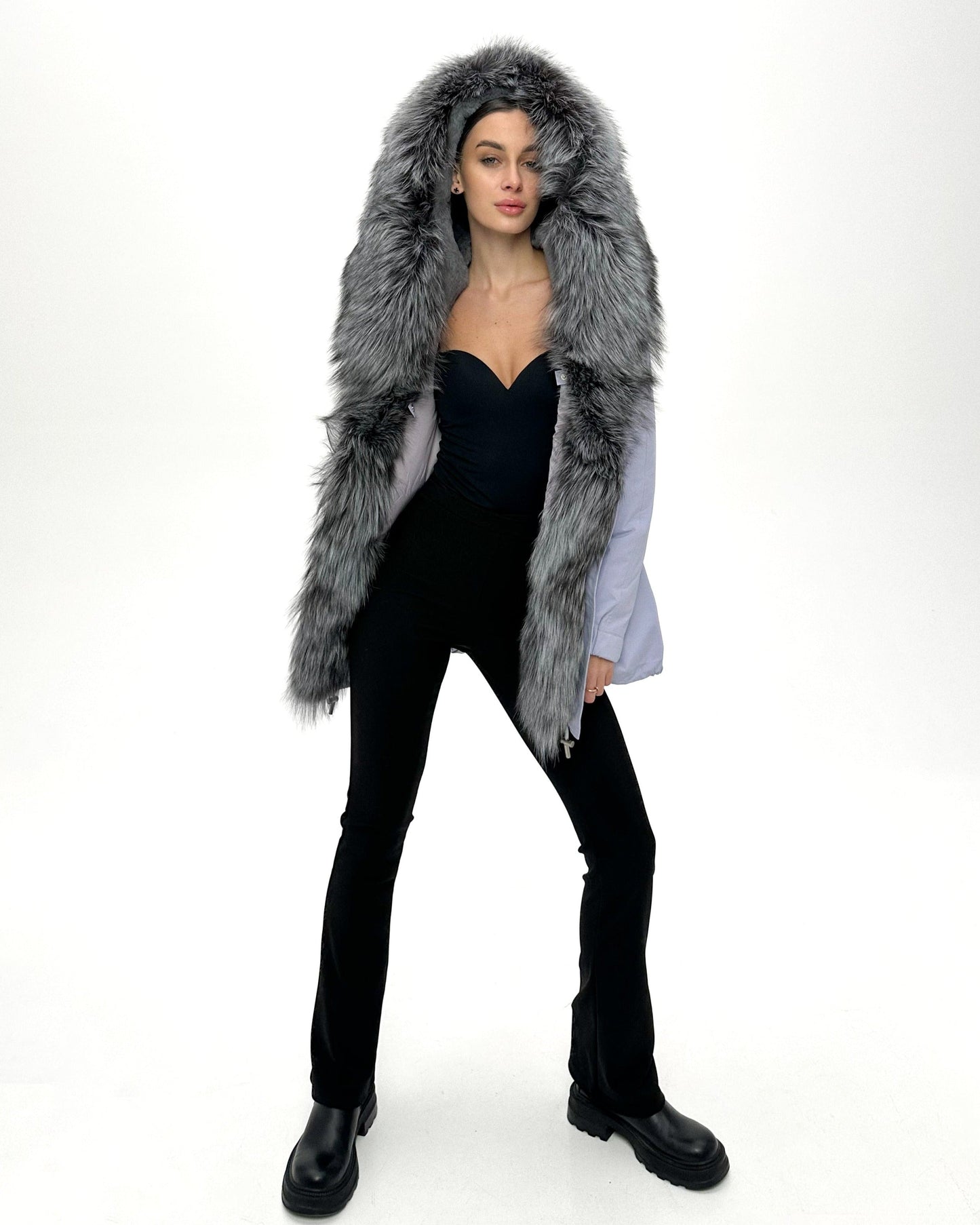 Parka aislante de piel de conejo con ribete de piel de zorro plateado genuino
