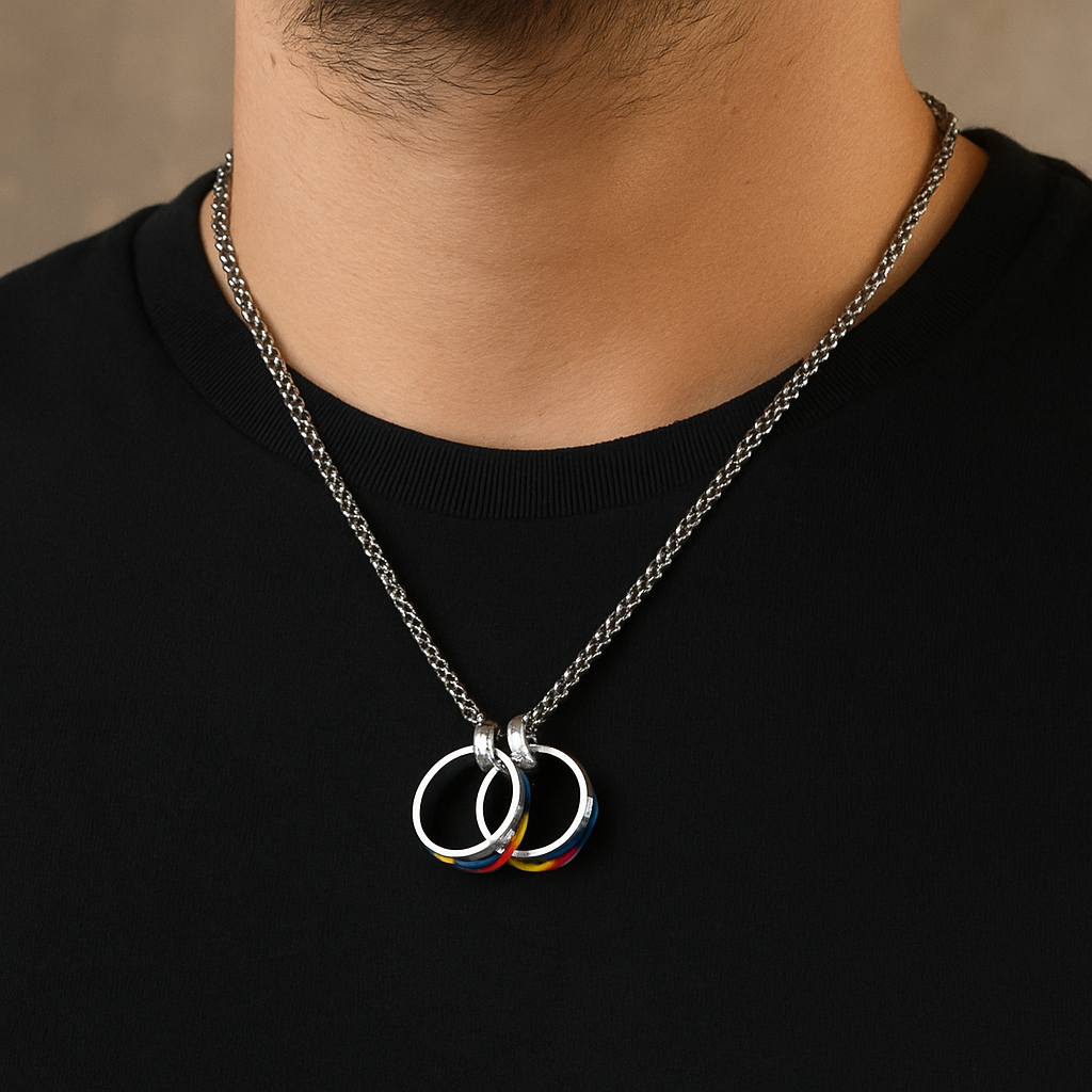 Collar de Orgullo LGBTQ de Doble Anillo Arcoíris de Acero Inoxidable