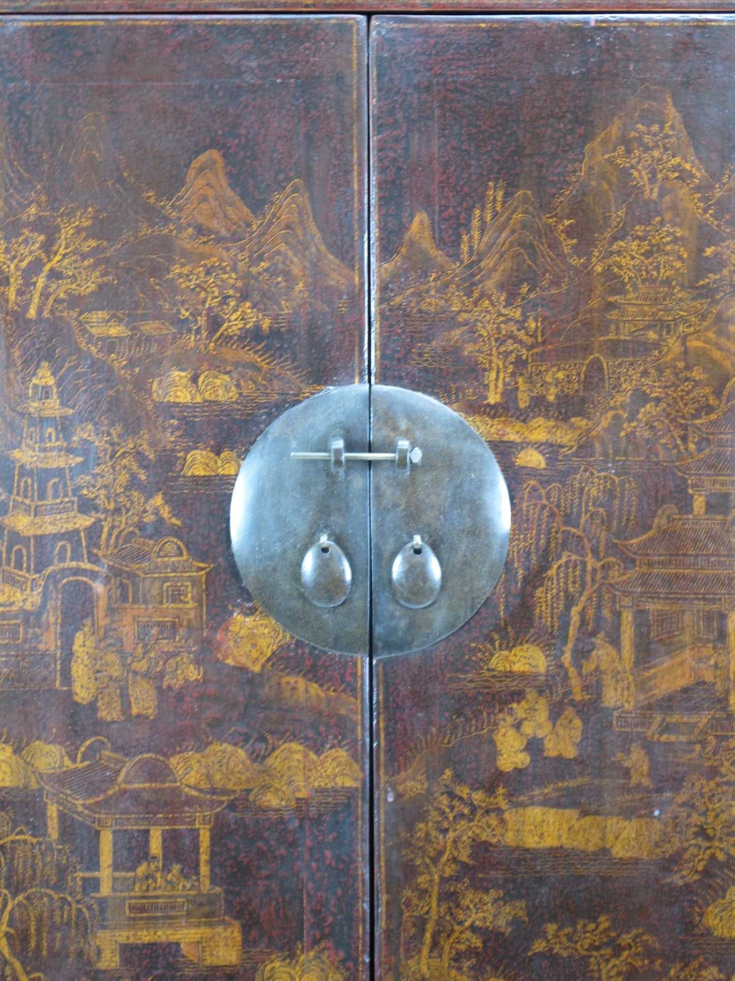 Chinese Antique  Chinoiserie-Style Cabinet