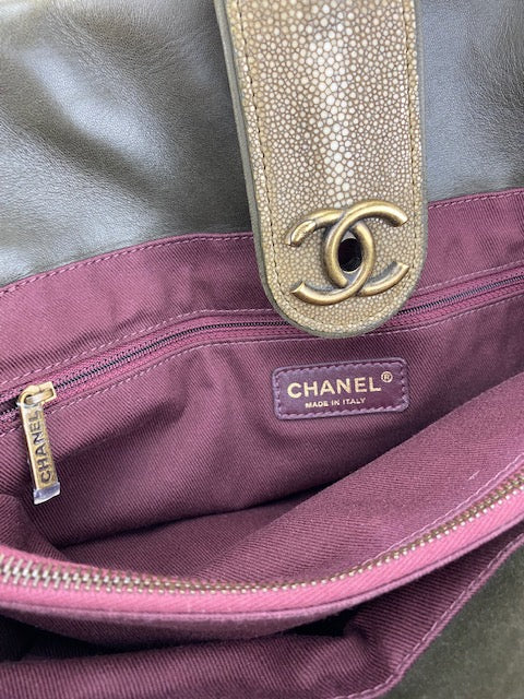 CHANEL Glazed Calfskin Shagreen Large Bindi CC Grey Tote Hand Bag