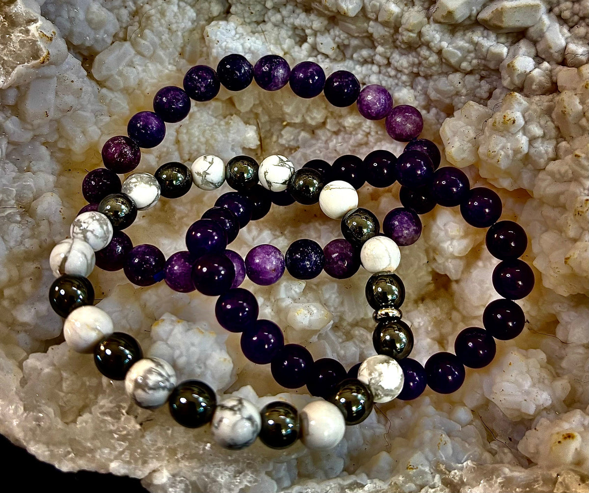 Pulsera de oro y piedra de lava – Energía de conexión a tierra con estilo moderno y minimalista