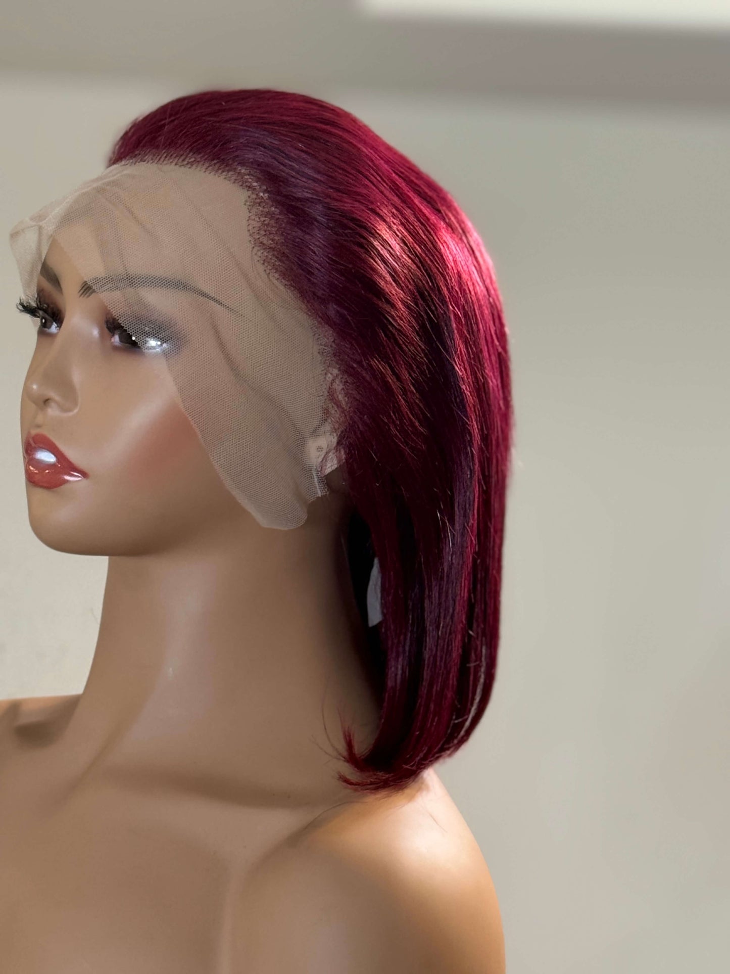Ruby Cut – Peluca con encaje frontal, estilo bob recto (rojo borgoña)