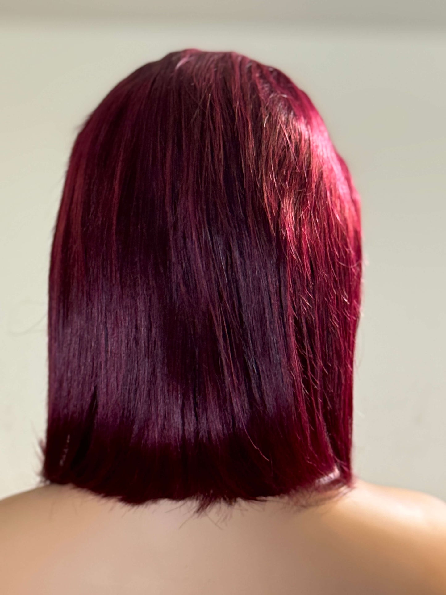 Ruby Cut – Peluca con encaje frontal, estilo bob recto (rojo borgoña)