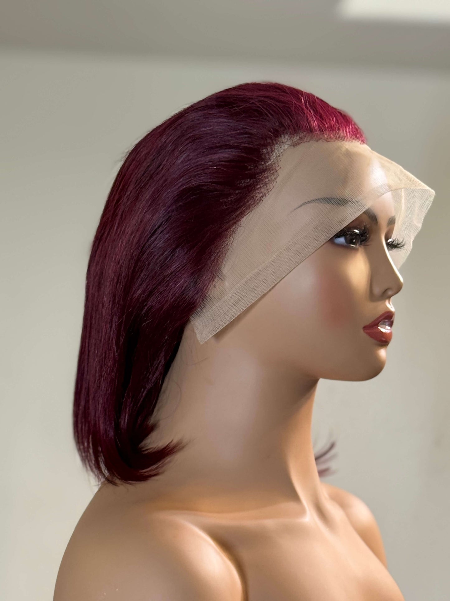 Ruby Cut – Peluca con encaje frontal, estilo bob recto (rojo borgoña)