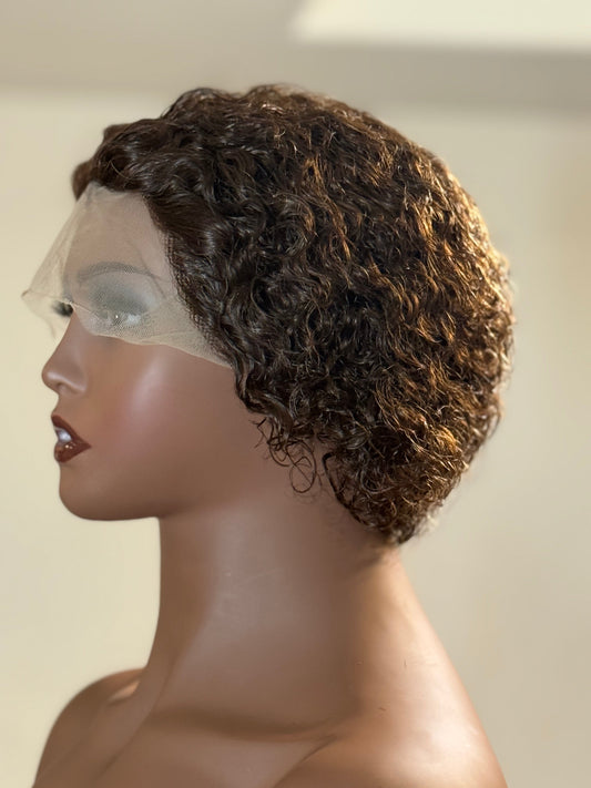 Cocoa Curlz – Peluca delantera de encaje Pixie rizada (castaño)