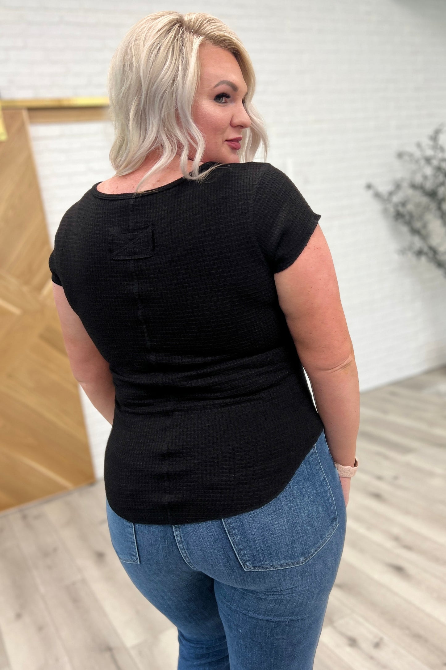 Henley de manga corta Baby Waffle en negro
