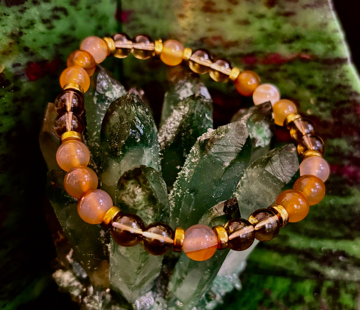 Pulsera bohemia "Elixir del que Piensa Demasiado" – Ágata de Botsuana y Cuarzo Ahumado hechos a mano para el Enraizamiento y la Claridad