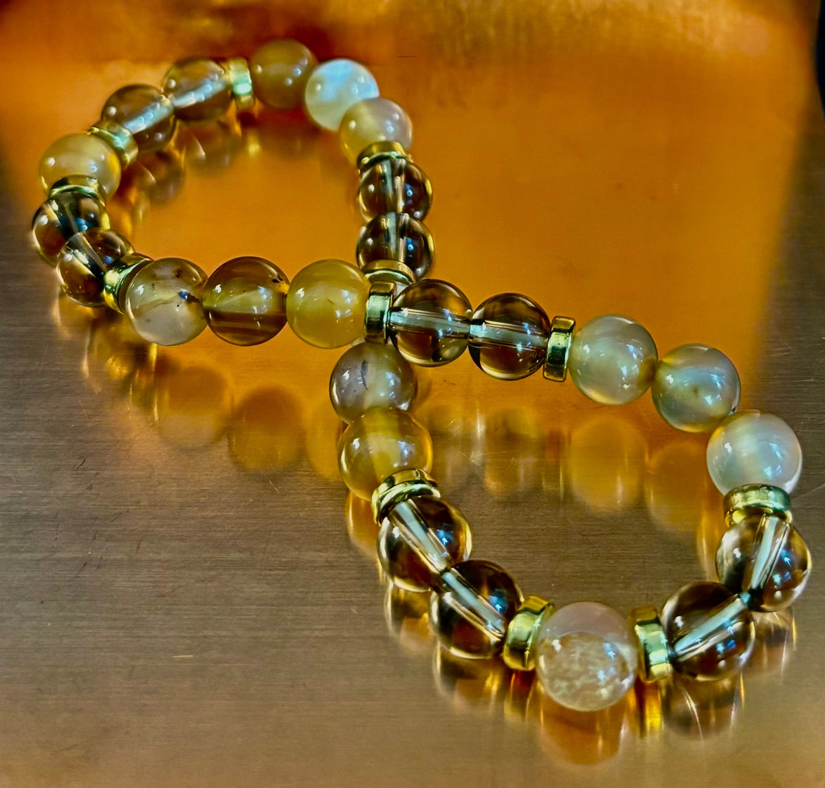 Pulsera bohemia "Elixir del que Piensa Demasiado" – Ágata de Botsuana y Cuarzo Ahumado hechos a mano para el Enraizamiento y la Claridad