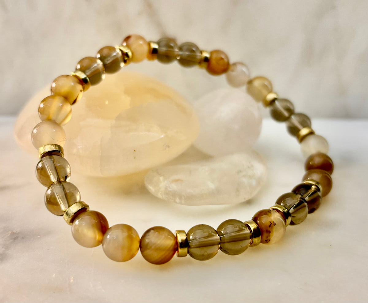 Pulsera bohemia "Elixir del que Piensa Demasiado" – Ágata de Botsuana y Cuarzo Ahumado hechos a mano para el Enraizamiento y la Claridad