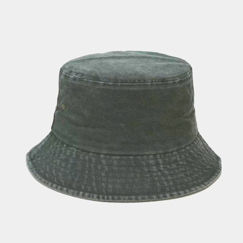 Sombreros de pescador desgastados