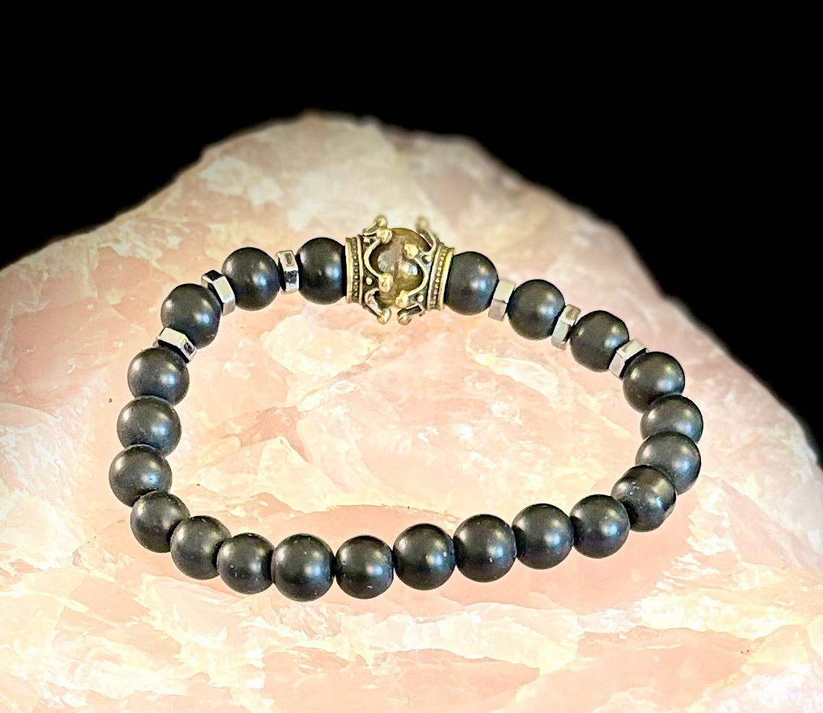 Pulsera Energética Protectora Coronada – Cuentas de Piedra Natural de 8 mm (Múltiples Colores Disponibles)