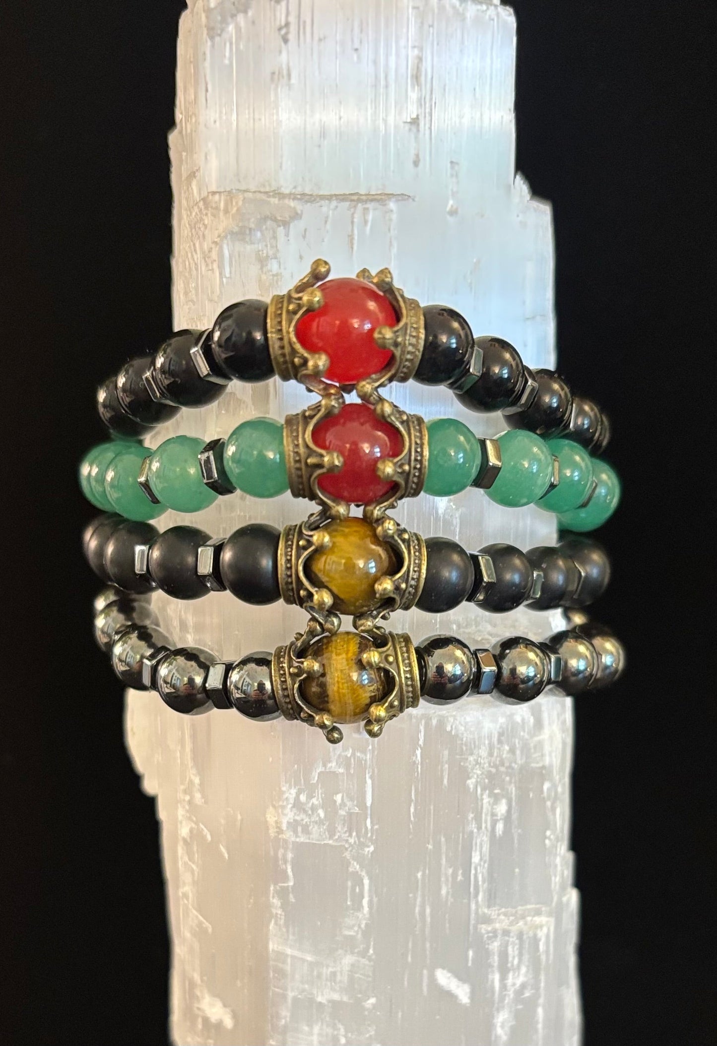 Pulsera Energética Protectora Coronada – Cuentas de Piedra Natural de 8 mm (Múltiples Colores Disponibles)
